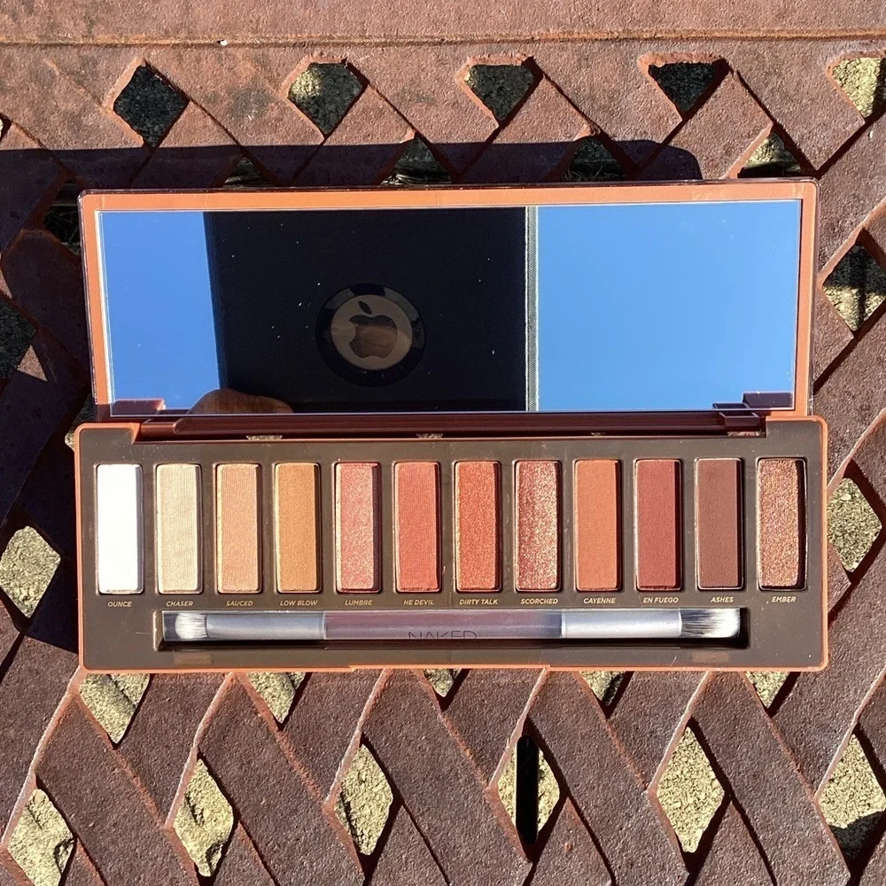 NWT Urban Decay Naked Heat Palette - Fiery Browns and Tans